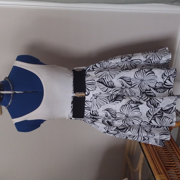XL LE CHATEAU Beautiful Floral Lined Full Circle Skater SKIRT w Wide Waistband!! - Picture 1 of 7